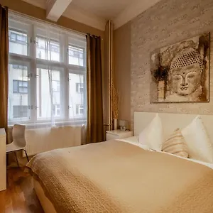 Design By Ruterra Apartamento Praga